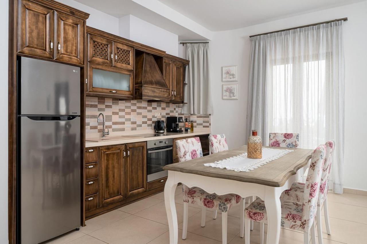 Orelia Cretan Deluxe Apartments Kamilari Buitenkant foto