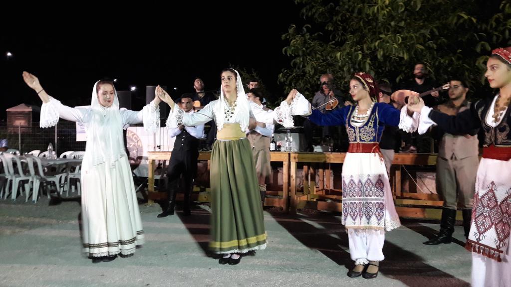 Orelia Cretan Deluxe Apartments Kamilari Buitenkant foto
